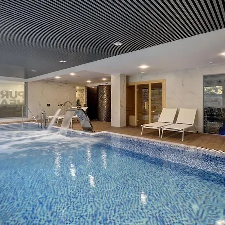 Apartment Luxury Located In On The Golden Mile *