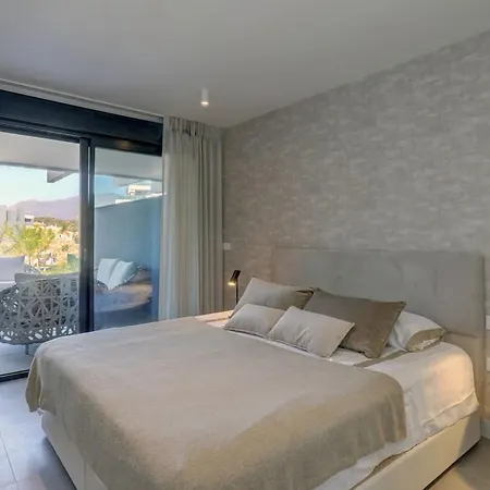 Apartment Luxury Located In On The Golden Mile Estepona