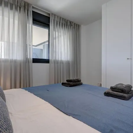 Apartment Luxury Located In On The Golden Mile *