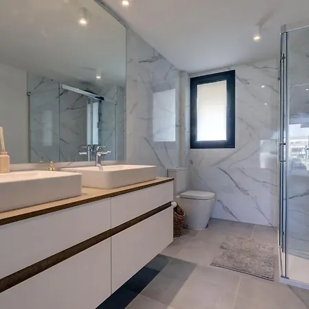 Apartment Luxury Located In On The Golden Mile Estepona