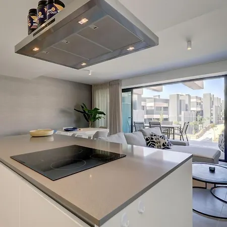 Luxury Located In On The Golden Mile *